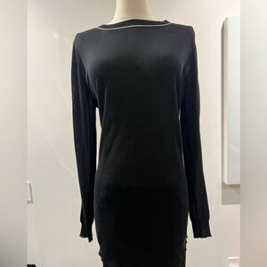 NWOT - Prada long sleeved sweater size IT 44. White stripe in collar